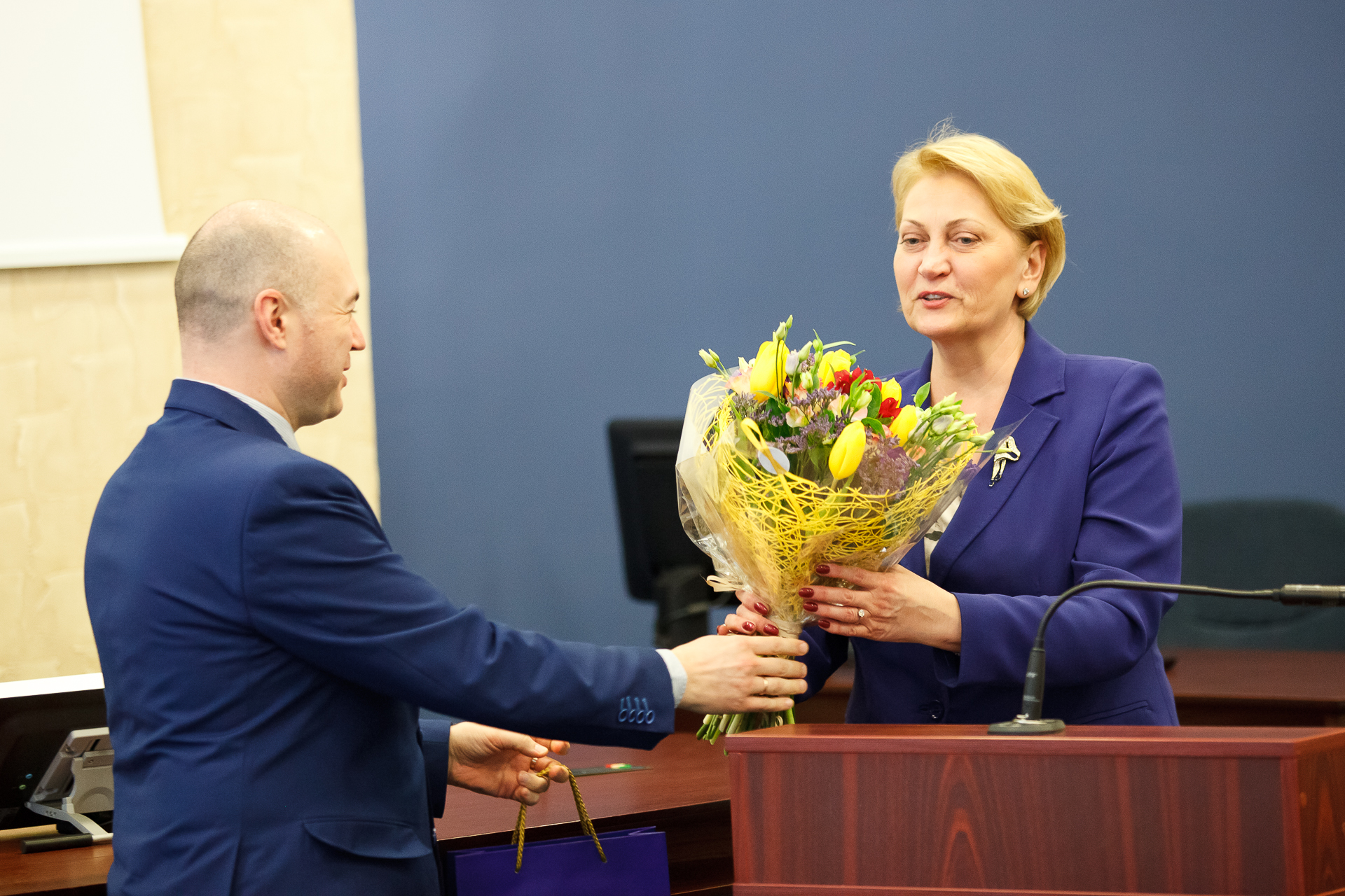 R. Budbergytė: valdininkai neturėtų užsidaryti kabinetuose