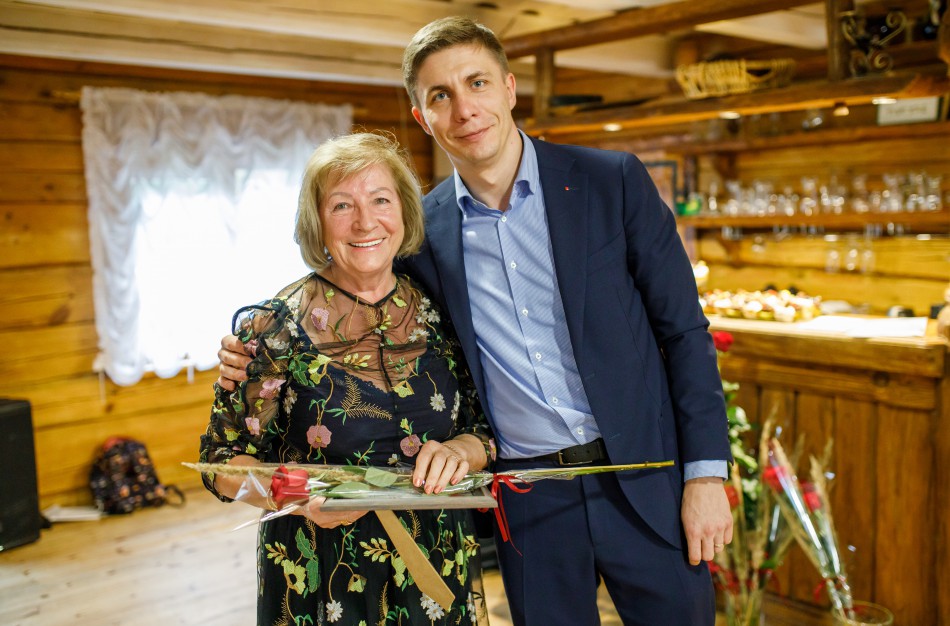 Veiklų sūkuryje: laiko randa ir atsakingoms pareigoms, ir maloniam laiko praleidimui su šeima